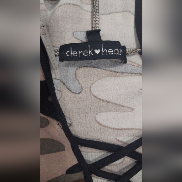 Derek Heart Camouflage Mini Dress with Criss-Cross Detail - Picture 8 of 9